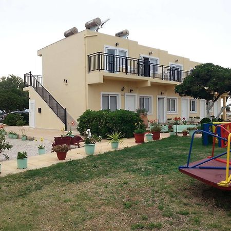 Baladinos Apartments Gerani  Buitenkant foto