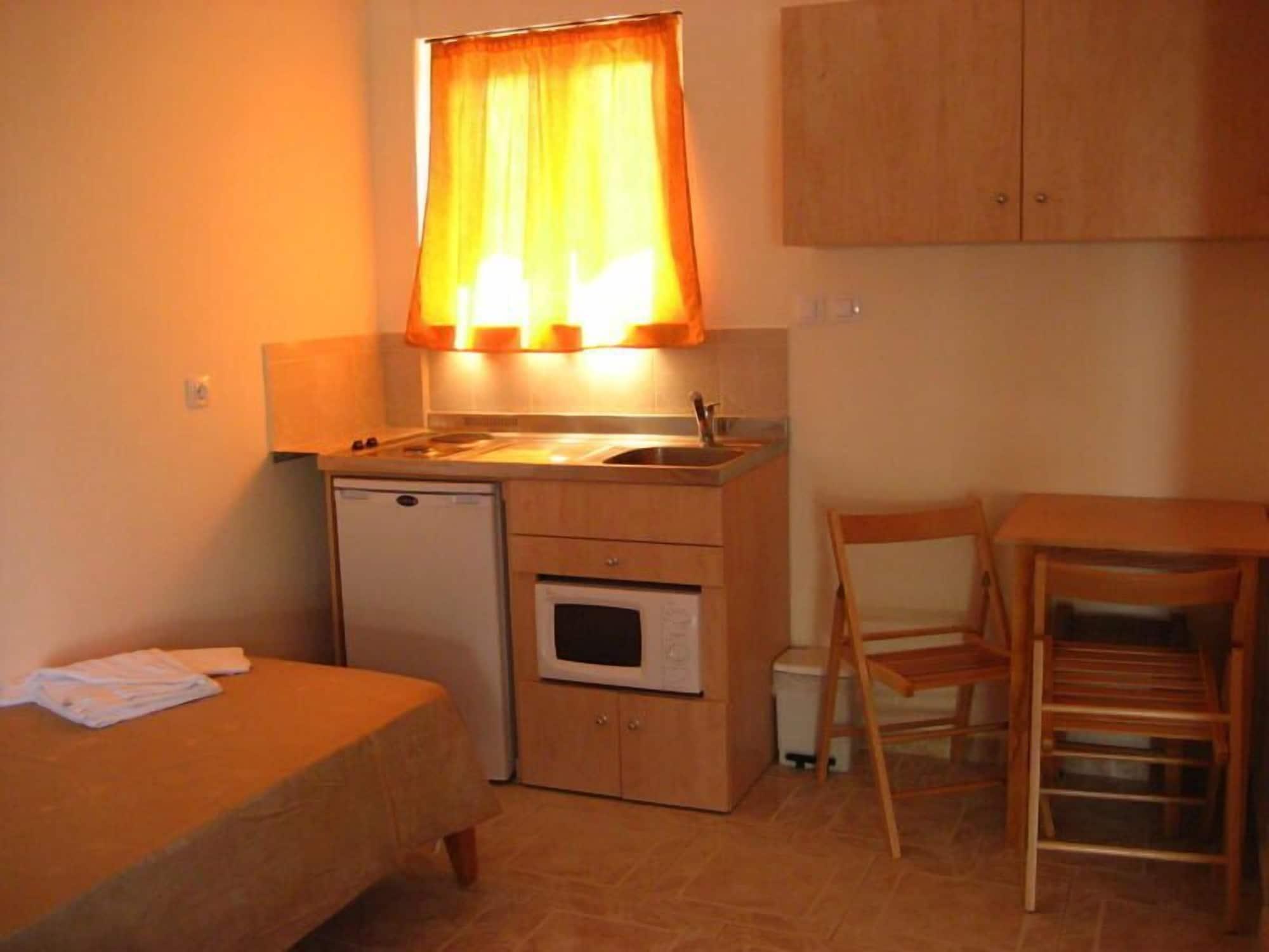 Baladinos Apartments Gerani  Buitenkant foto