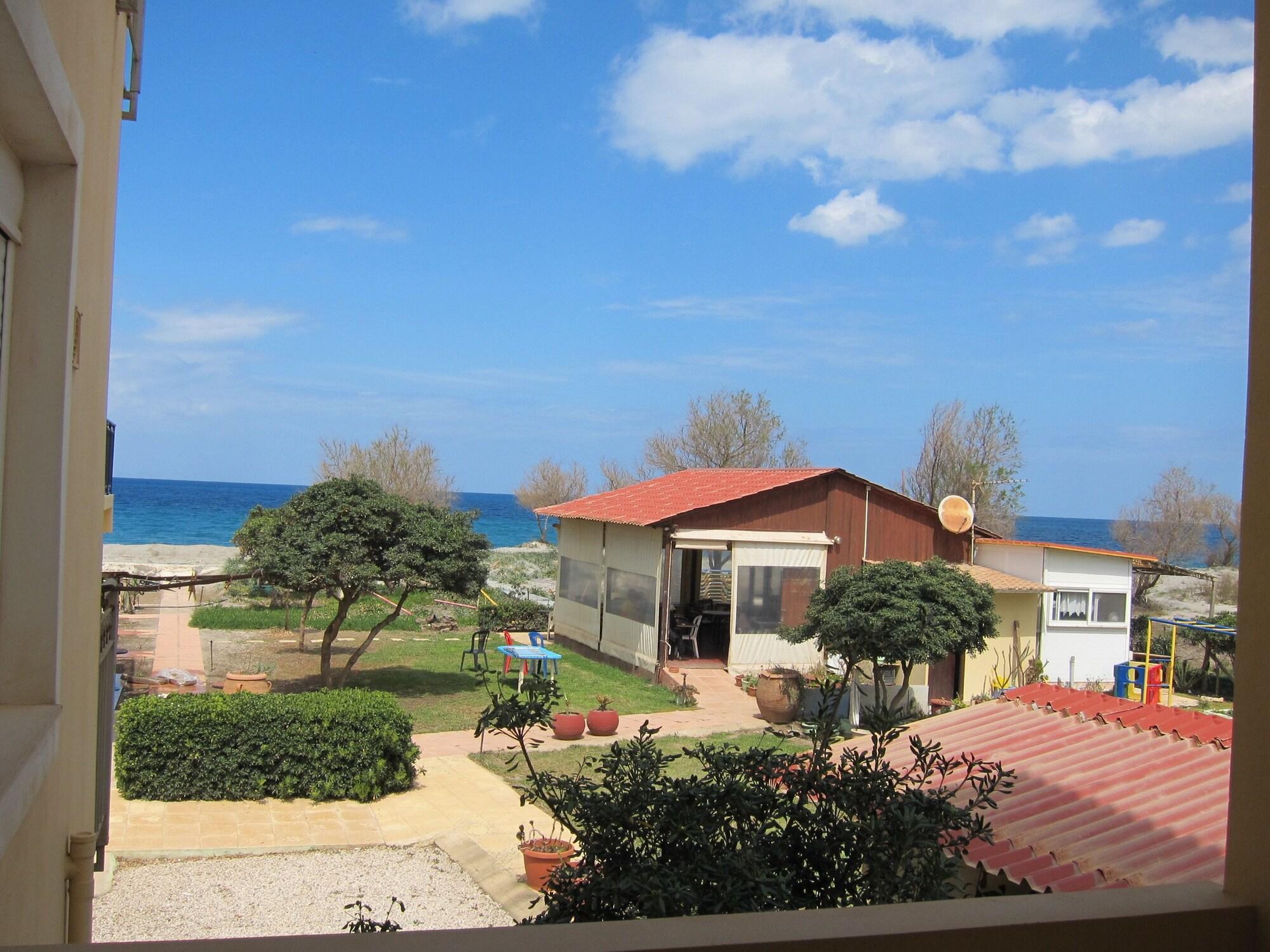 Baladinos Apartments Gerani  Buitenkant foto