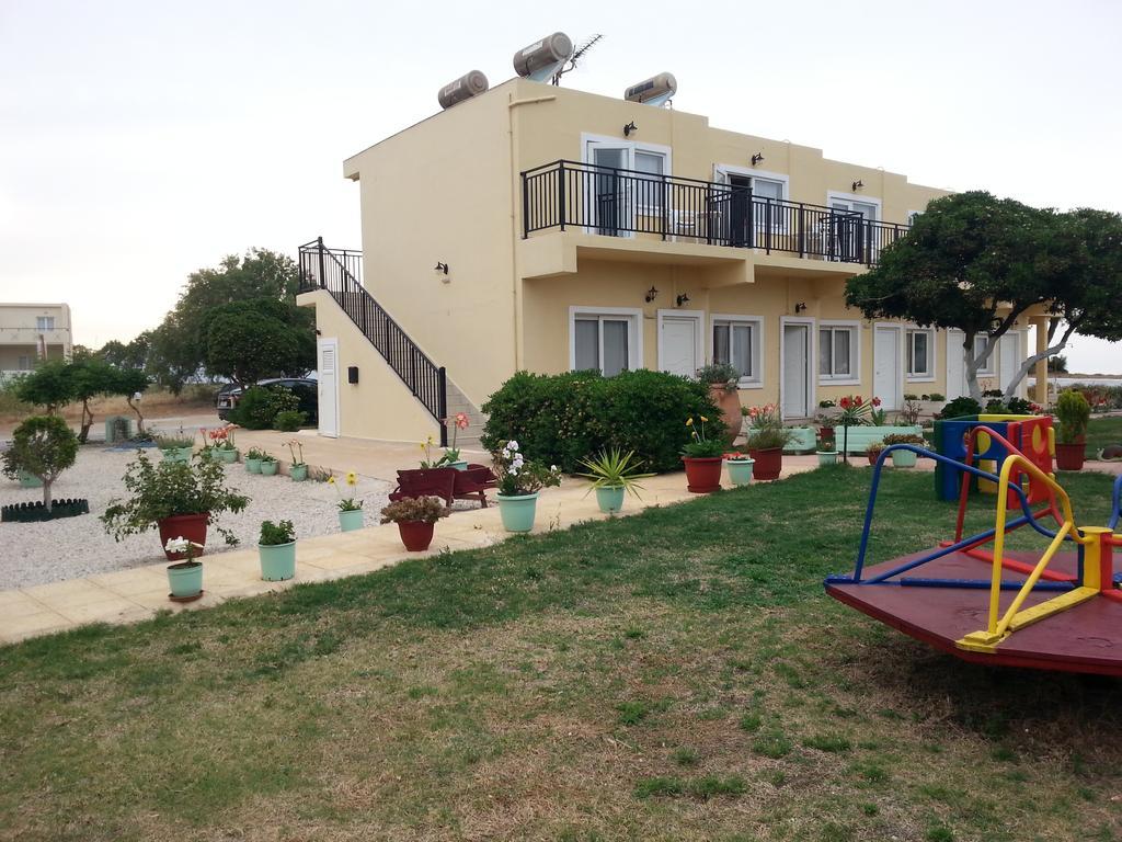 Baladinos Apartments Gerani  Buitenkant foto