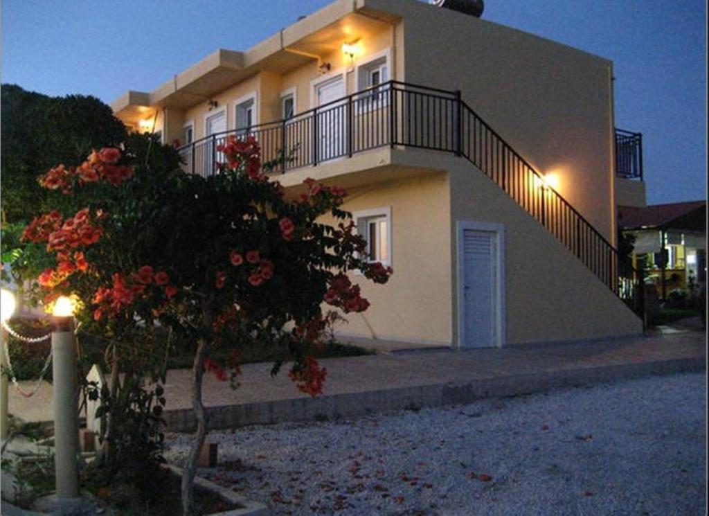 Baladinos Apartments Gerani  Buitenkant foto