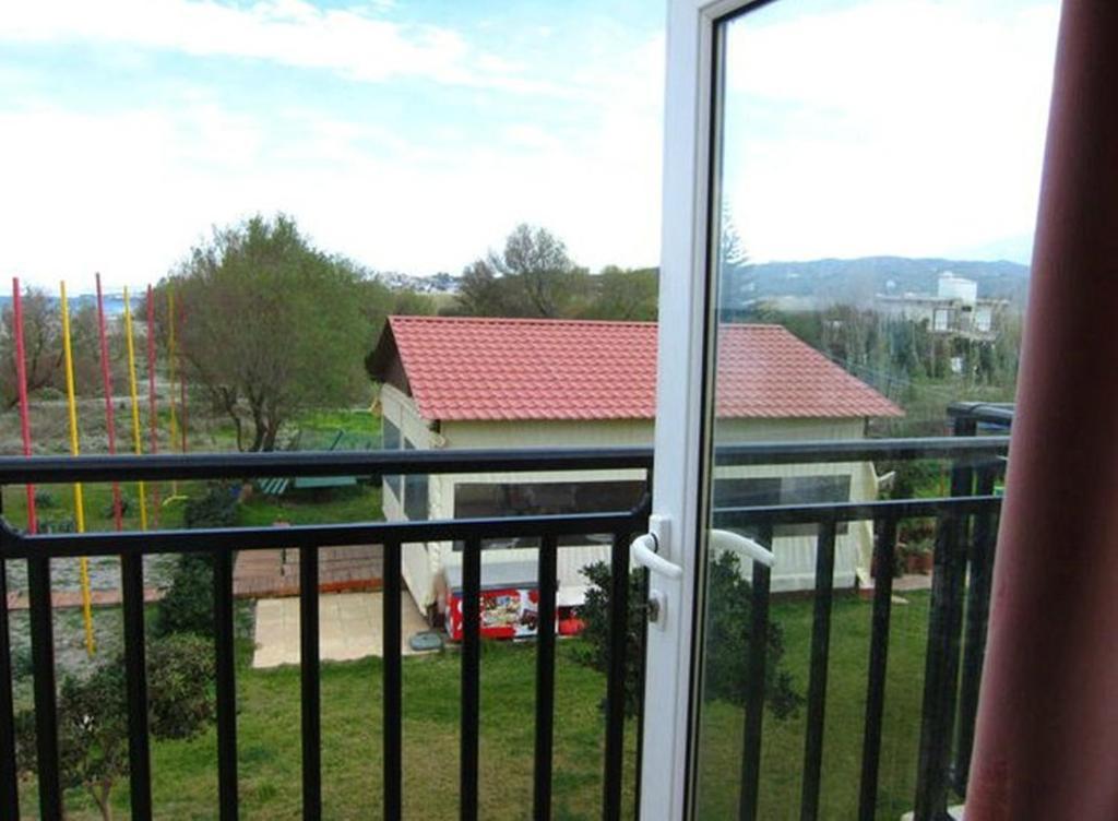 Baladinos Apartments Gerani  Kamer foto