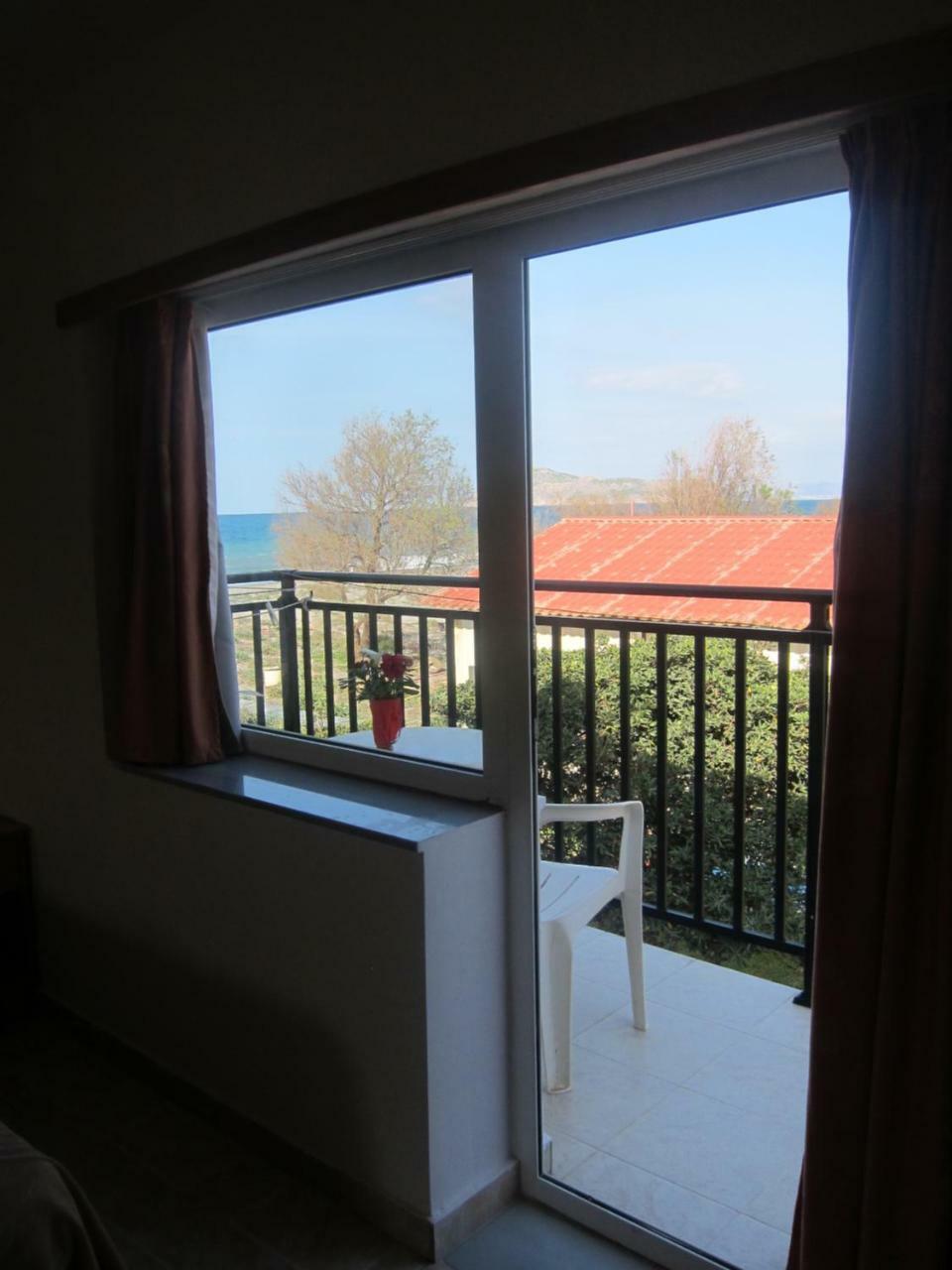 Baladinos Apartments Gerani  Buitenkant foto